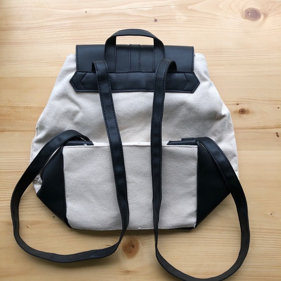 Small canvas backpack - Picture 3 of 7